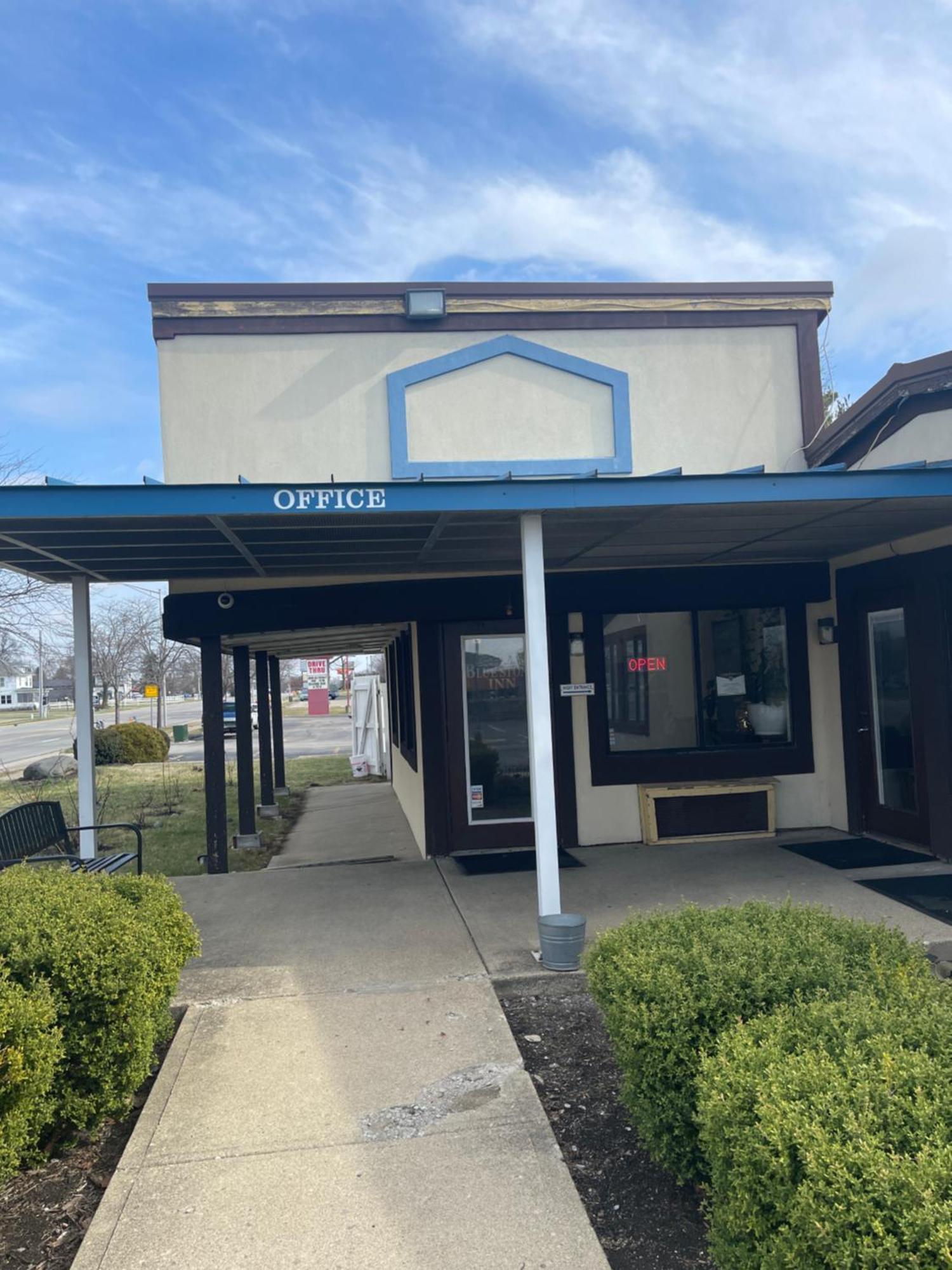 Motel Blue Stone *